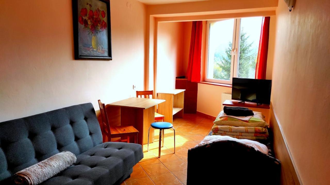 Willa Mona Bed and Breakfast Szklarska Poręba Exteriör bild