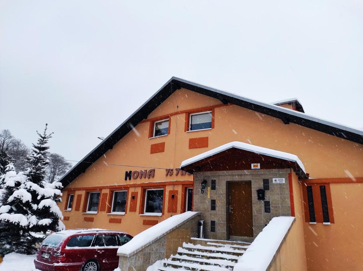 Willa Mona Bed and Breakfast Szklarska Poręba Exteriör bild