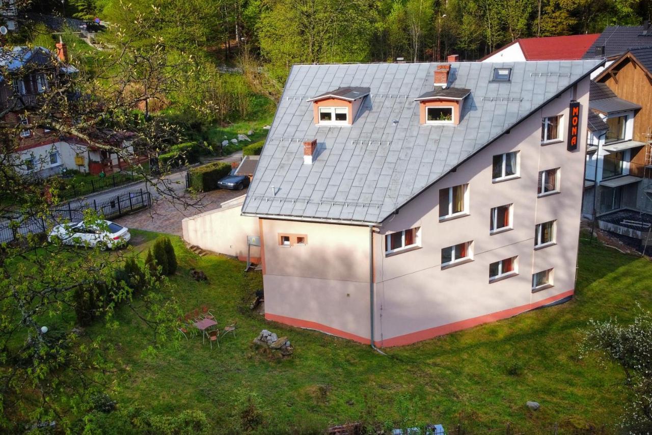 Willa Mona Bed and Breakfast Szklarska Poręba Exteriör bild