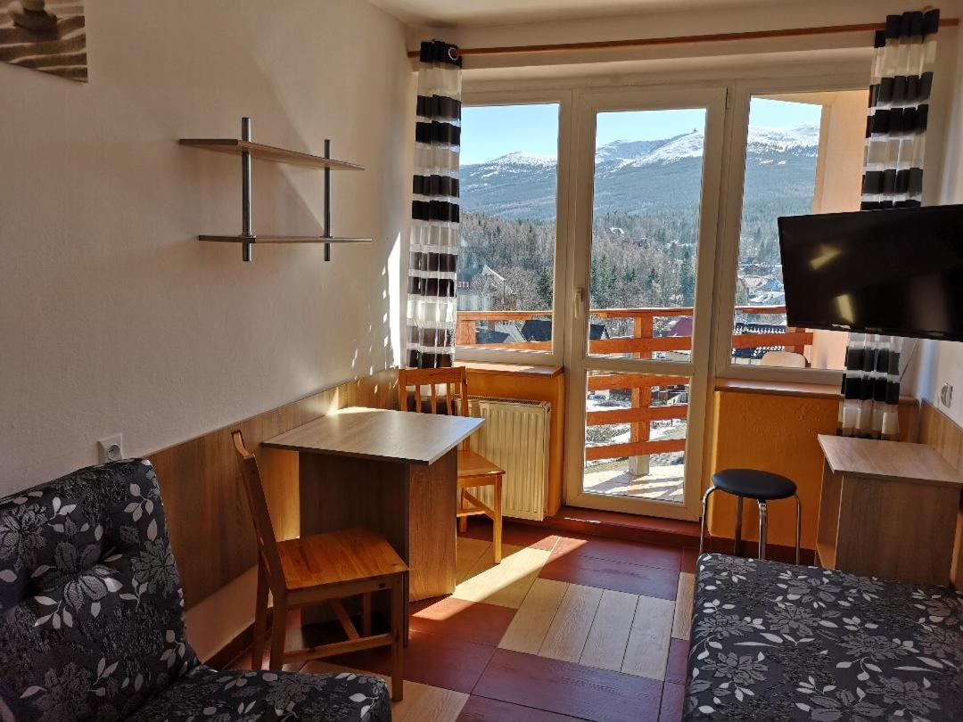 Willa Mona Bed and Breakfast Szklarska Poręba Exteriör bild